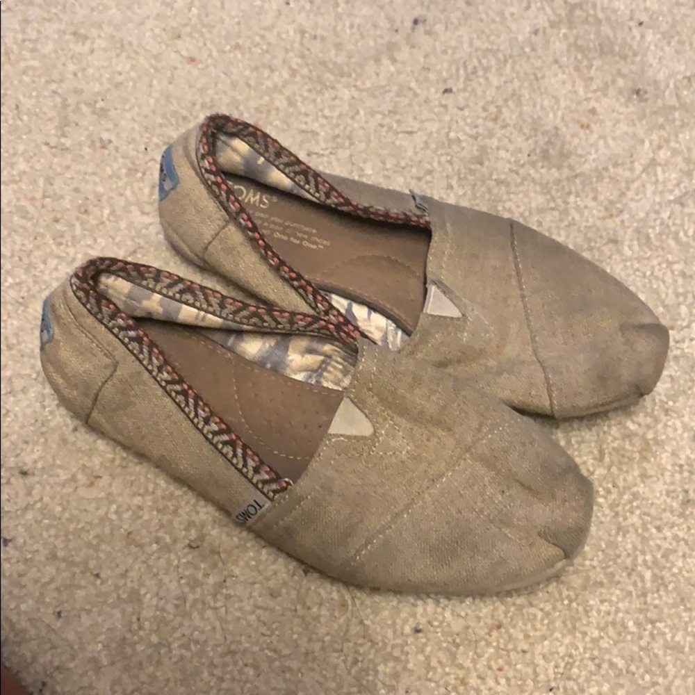 Toms